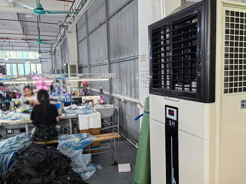 制衣廠制冷降溫，應用蒸發冷省電空調-立式軸流柜機